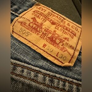 Levi's Classic Indigo Relaxed Jeans